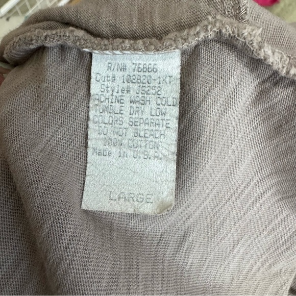 Prairie Cotton Women’s 3/4 Sleeve Scallop Tunic with Front Pockets - Picture 6 of 6